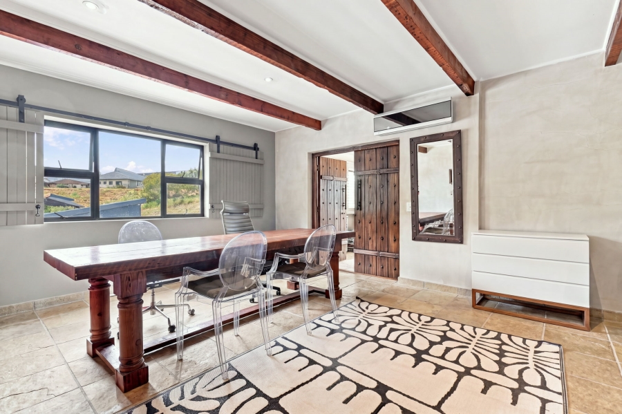 5 Bedroom Property for Sale in Stonehurst Mountain Estate Western Cape